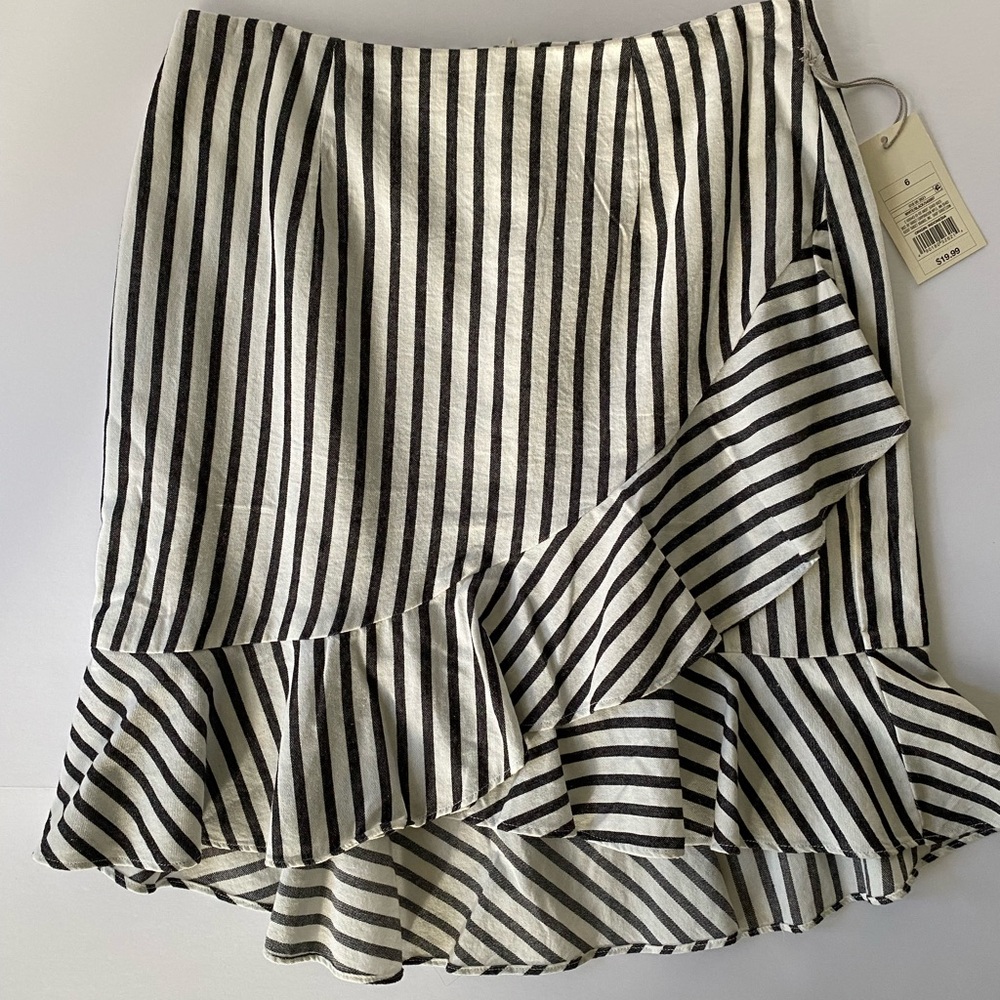 a.n.a Black and White Asymmetrical Striped Skirt